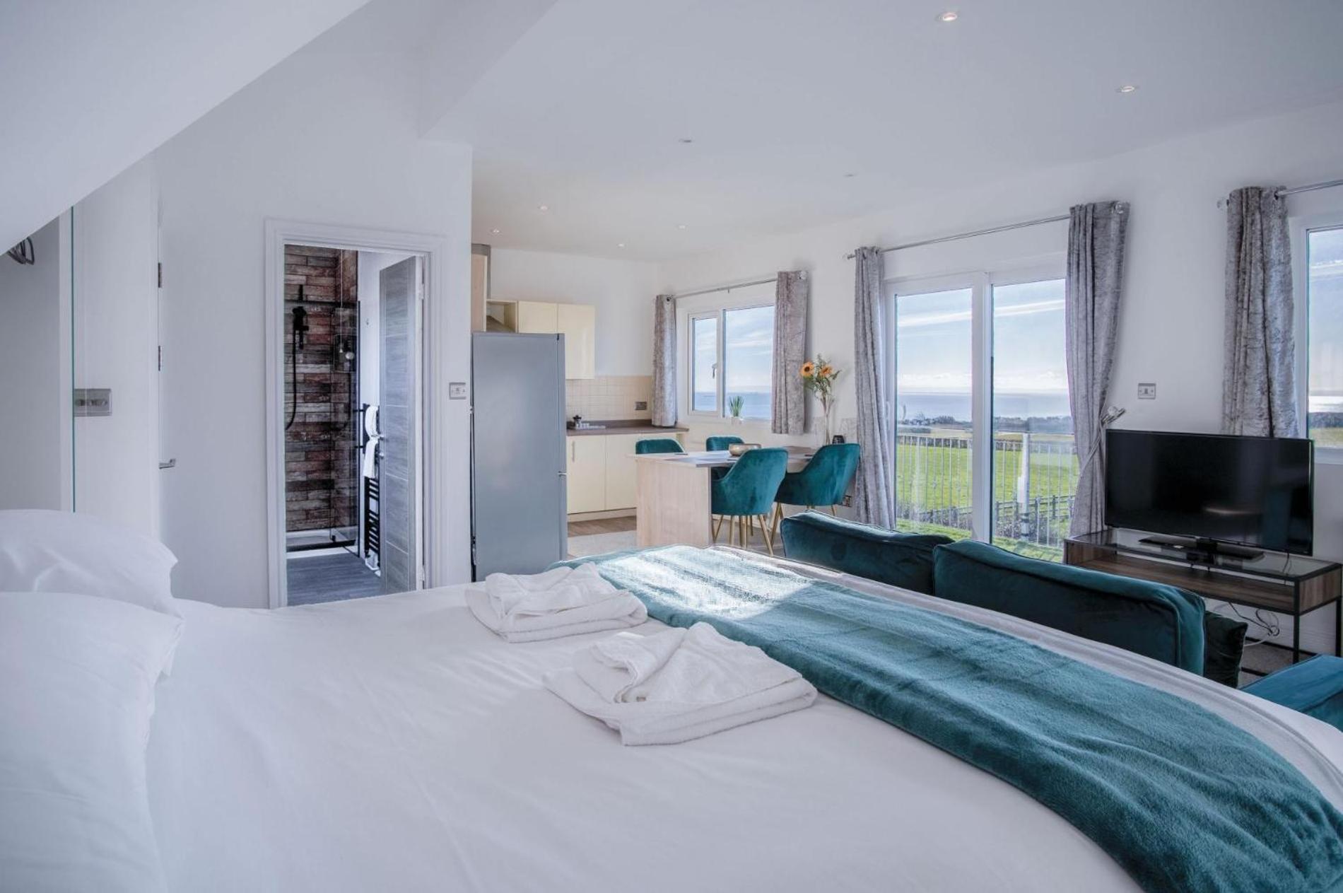 The Penthouse - 1 Bedroom Apartment - Ocean Breeze Port-Eynon Exterior foto