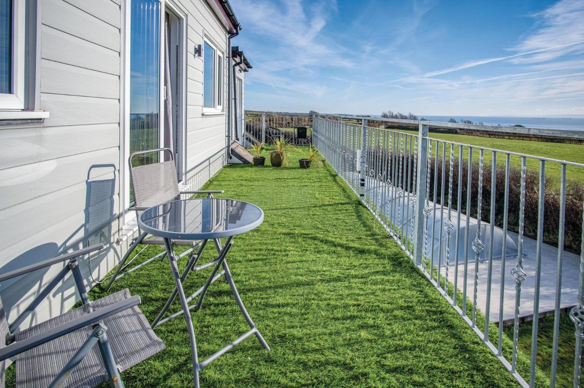 The Penthouse - 1 Bedroom Apartment - Ocean Breeze Port-Eynon Exterior foto